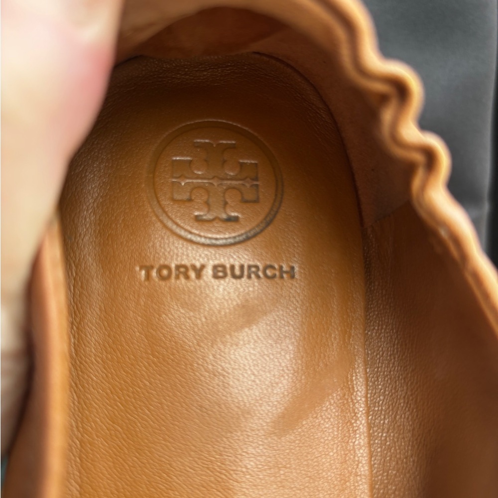 Tory Burch Tan Leather Flats with Gold Logo - Picture 2 of 7
